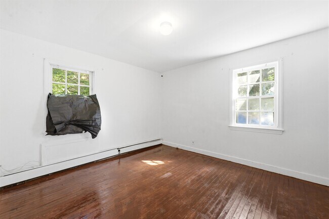 Building Photo - 10 McGotty Pl