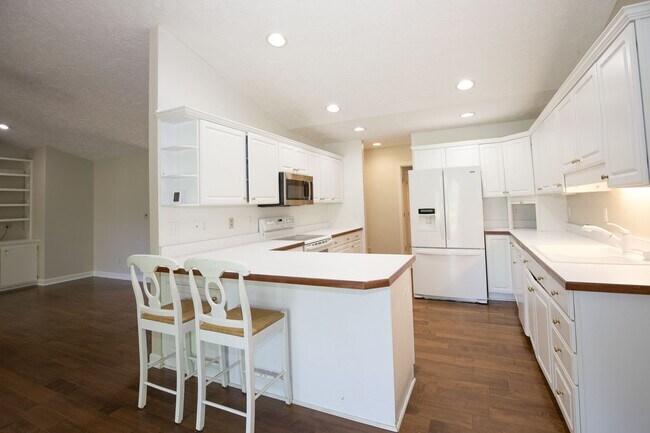 Building Photo - Beautiful 3 bedroom home in Woodlake