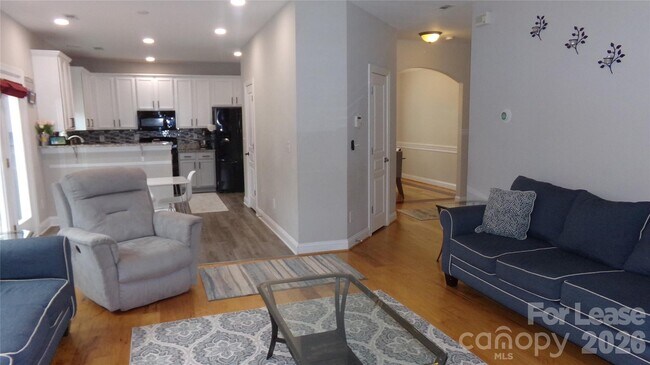 Building Photo - 10418 Glenmeade Rd