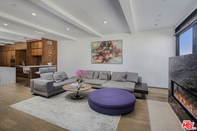 Building Photo - 2105 E Balboa Blvd