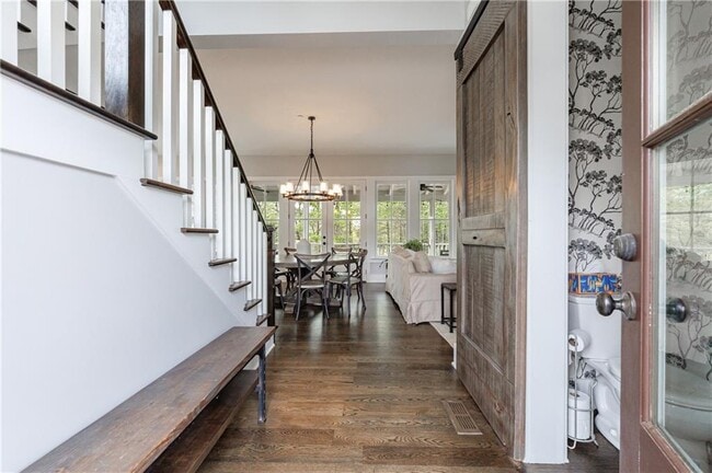 Building Photo - 1000 Loliver Ln