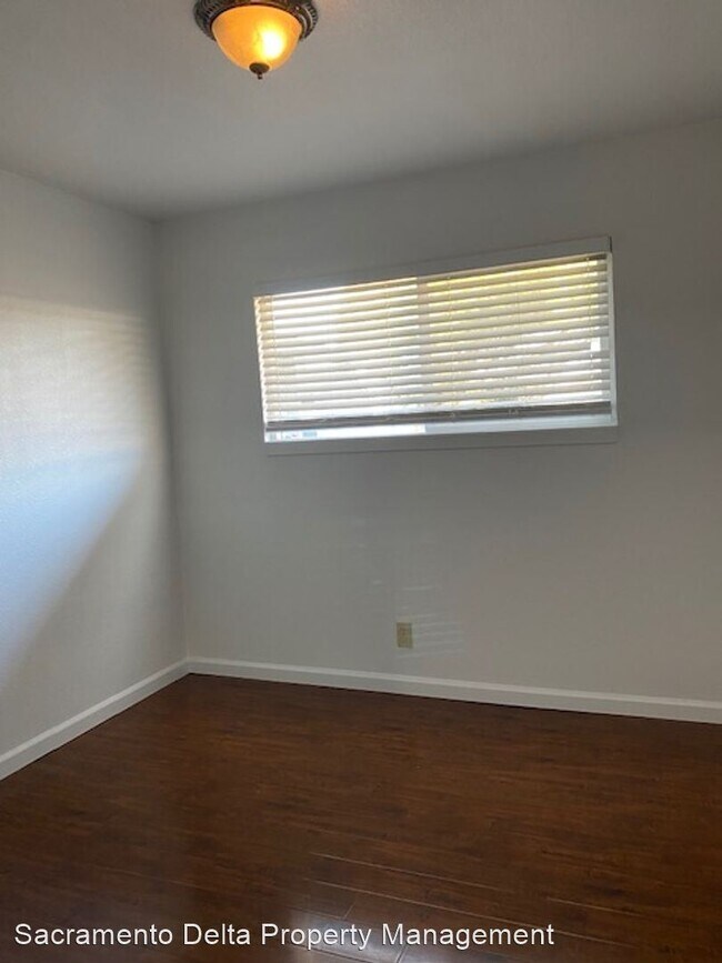 Building Photo - 4 br, 2 bath House - 4009 Bruce Way