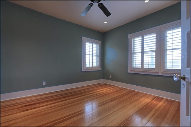 Building Photo - 1420 Hawthorne St