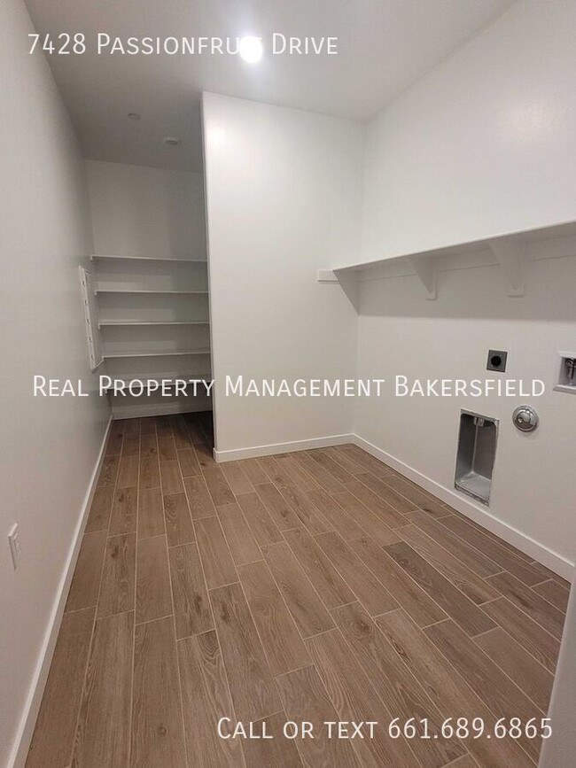 Building Photo - 7428 Passionfruit Dr