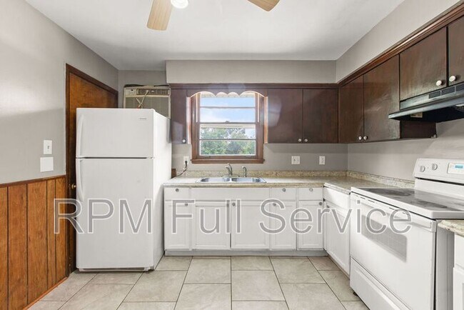 Building Photo - 3127 Larkspur Dr