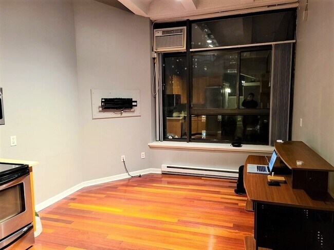 Building Photo - 12 Stoneholm St