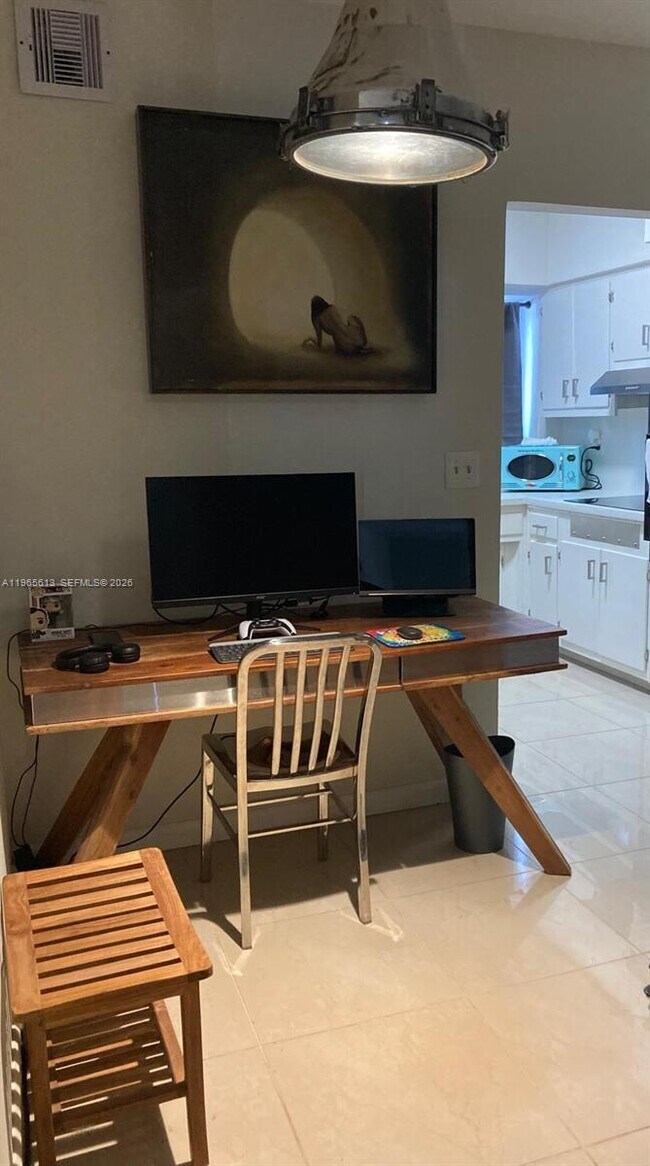 Building Photo - 462 Golden Isles Dr