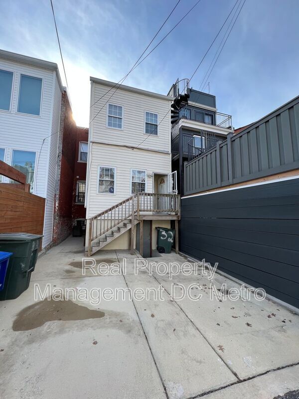 Building Photo - 32 Quincy Pl NE
