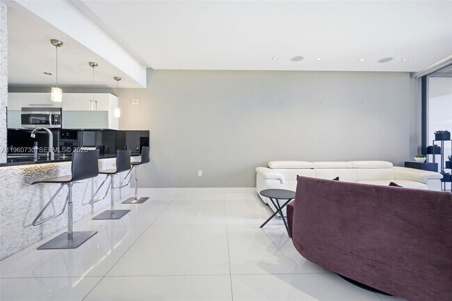 Building Photo - 17121 Collins Ave