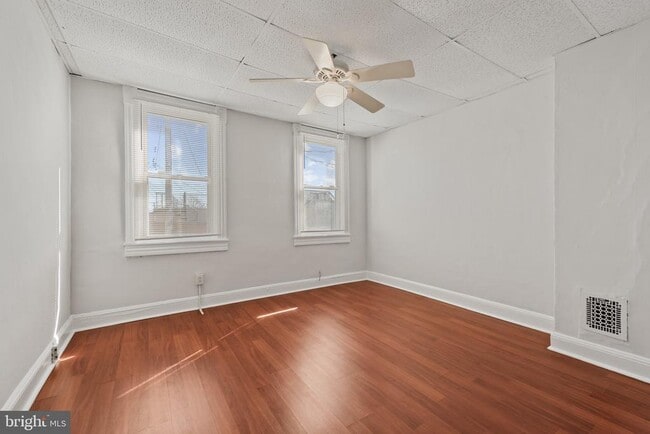 Building Photo - 733 S Conkling St