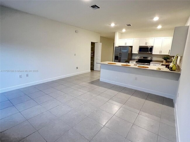 Building Photo - 13370 SW 284th Terrace