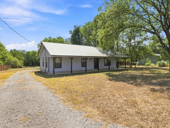 Building Photo - 1303 Lovers Ln