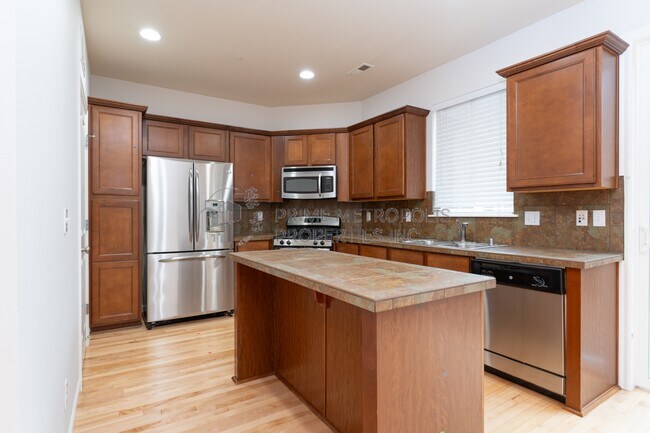 Building Photo - 8322 137th Ct NE