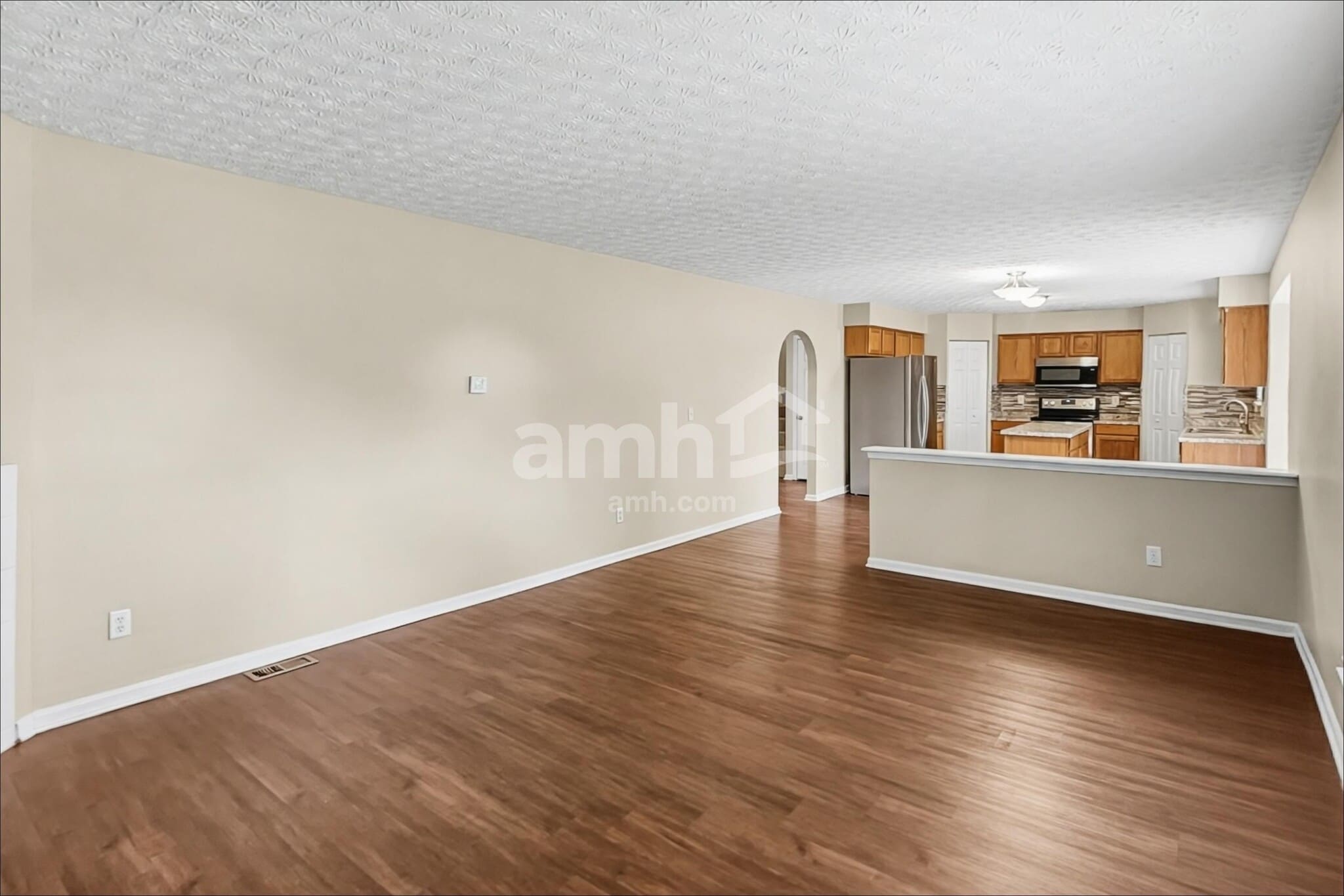 Building Photo - 340 Evergreen Cir