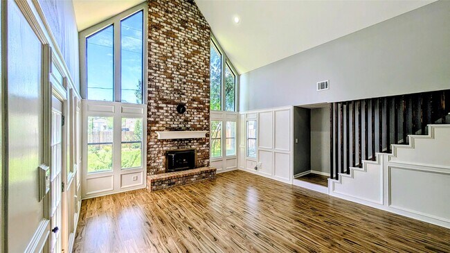Building Photo - 15707 Downford Dr