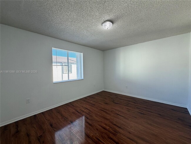 Building Photo - 1181 NW 125th Pl