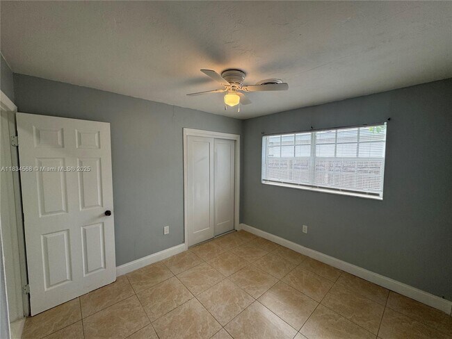 Building Photo - 115 Sierra Dr