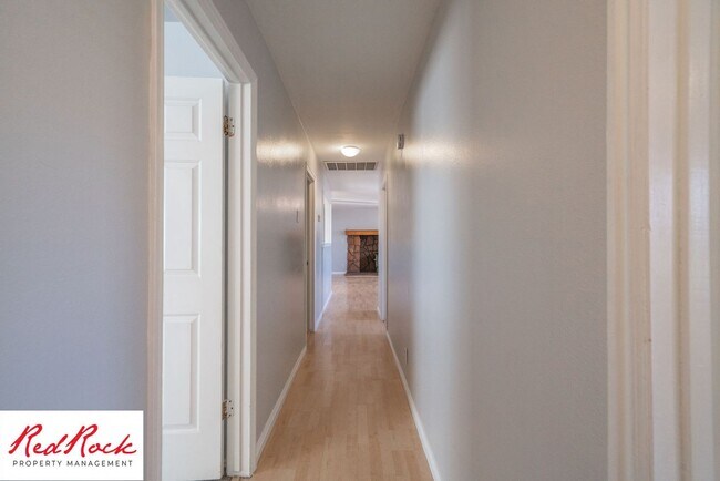 Building Photo - Bright & Spacious 3-Bed, 2-Bath Home in Wa...