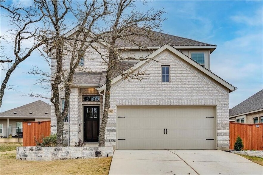 Primary Photo - 101 Locklin Dr