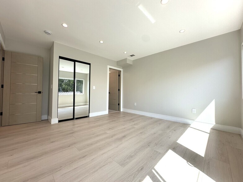 Building Photo - 38 Paloma Ave