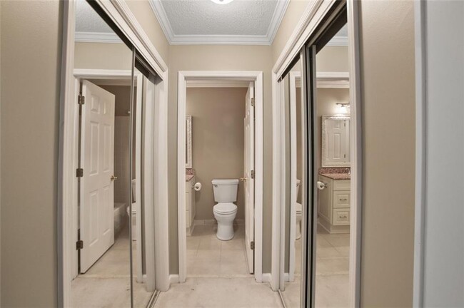 Building Photo - 202 Peachtree Forest Dr