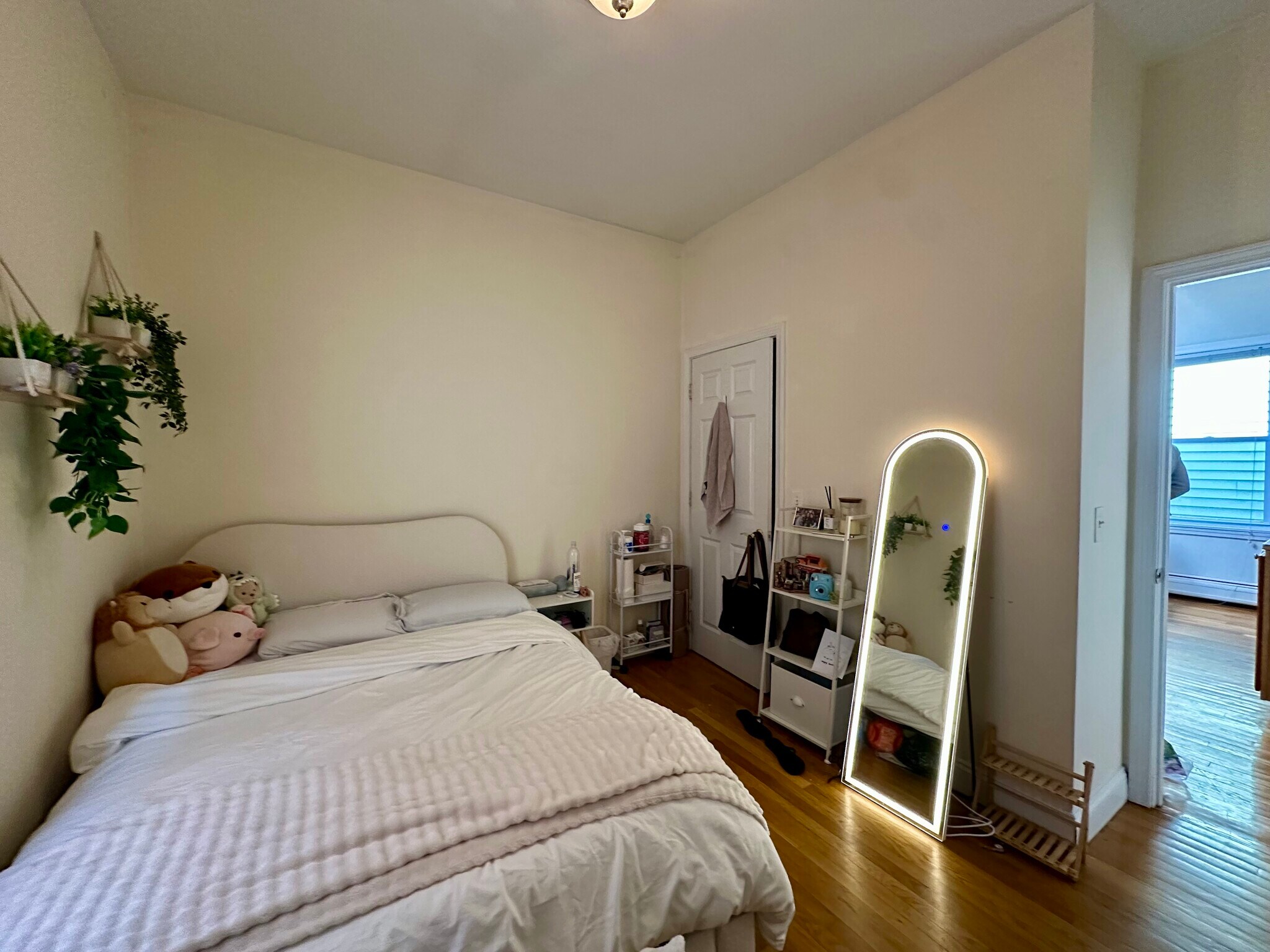 Building Photo - 143 Hillside St