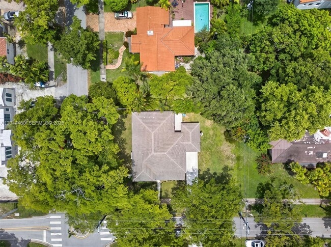 Building Photo - 1710 Segovia St