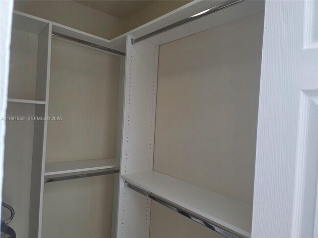 Building Photo - 8100 Geneva Ct