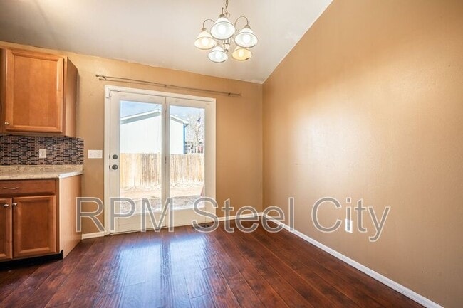 Building Photo - 4645 Ridge Dr