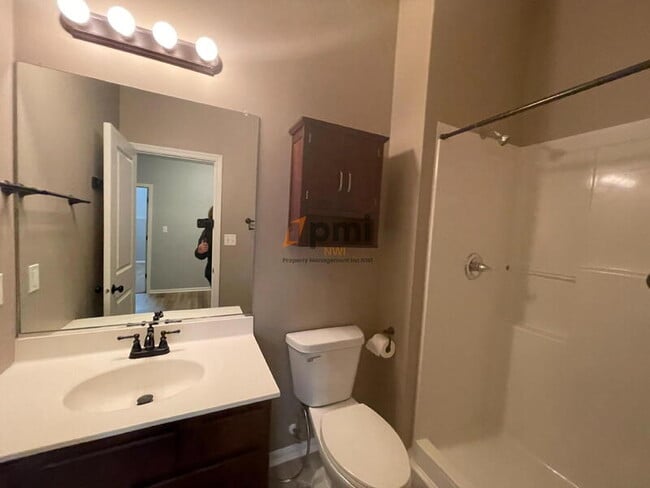 Building Photo - 10880 Mississippi St