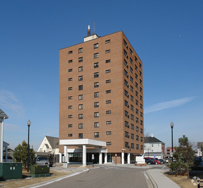 Building Photo - Art Love Manor