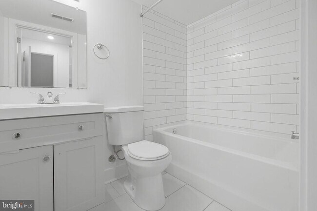 Building Photo - 6036 Market St