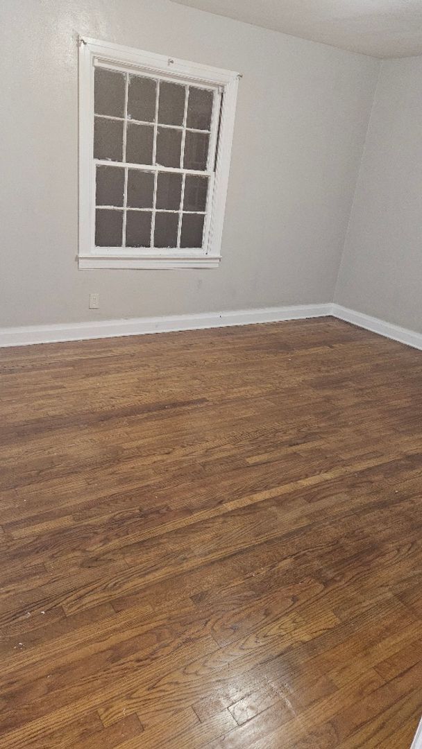 Building Photo - 3 bed 2 bath Home for rent