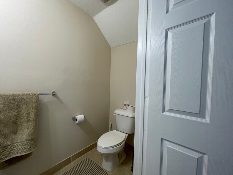 Building Photo - 2833 SW 119th Way