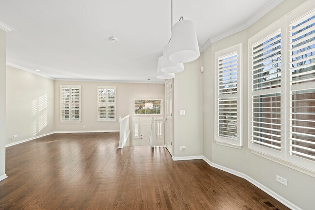 Building Photo - 2106 Rugen Rd