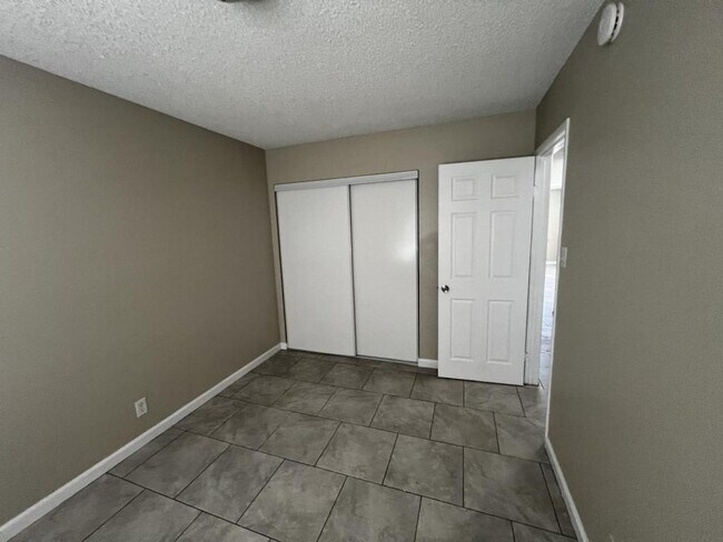Building Photo - 6941 Appleton Dr