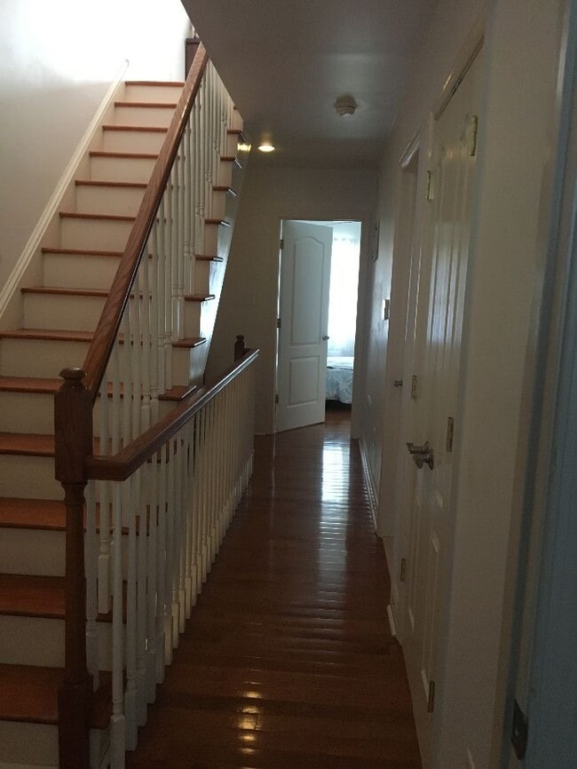 Building Photo - 215 S Quince St