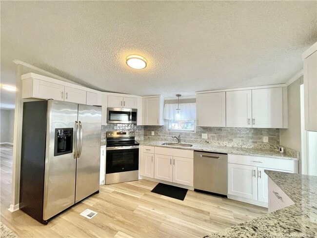 Building Photo - 140 Gibbs Rd