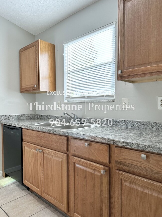 Building Photo - 7611 Indian Lakes Dr