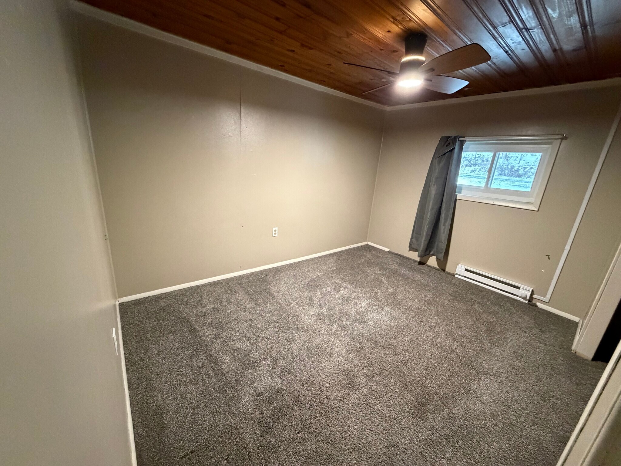 Building Photo - 2570 Sanger Ln