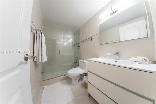 Building Photo - 5601 Collins Ave