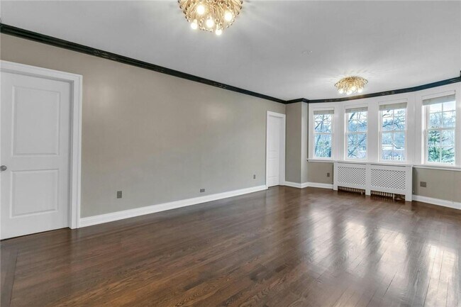 Building Photo - 26 East Pkwy