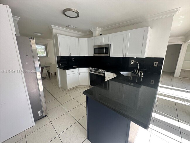 Building Photo - 7780 SW 28th St