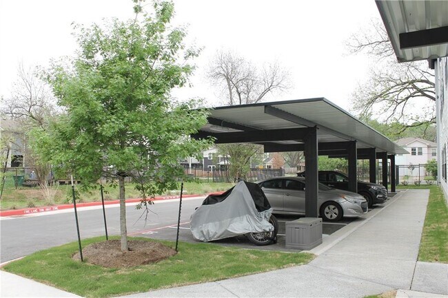 Building Photo - 3101 Govalle Ave