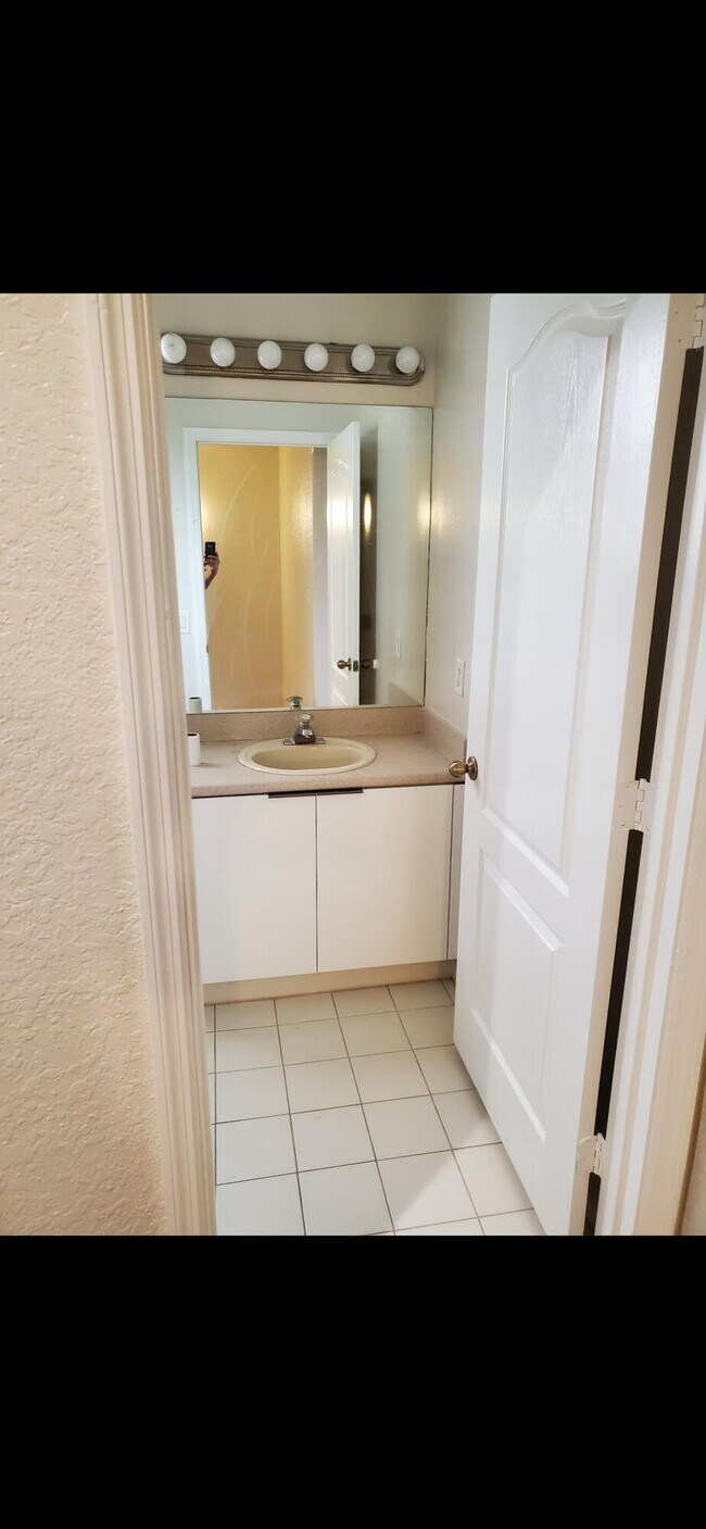 Building Photo - 2286 Shoma Dr