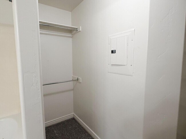 Building Photo - 496 S 2150 W