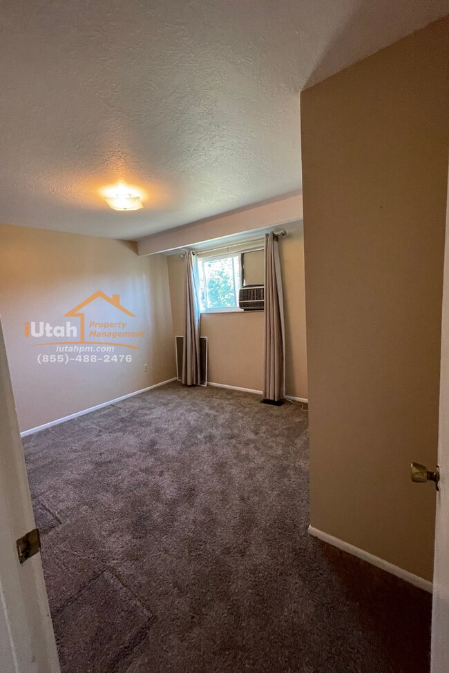 Building Photo - 485/483 E 2800 N