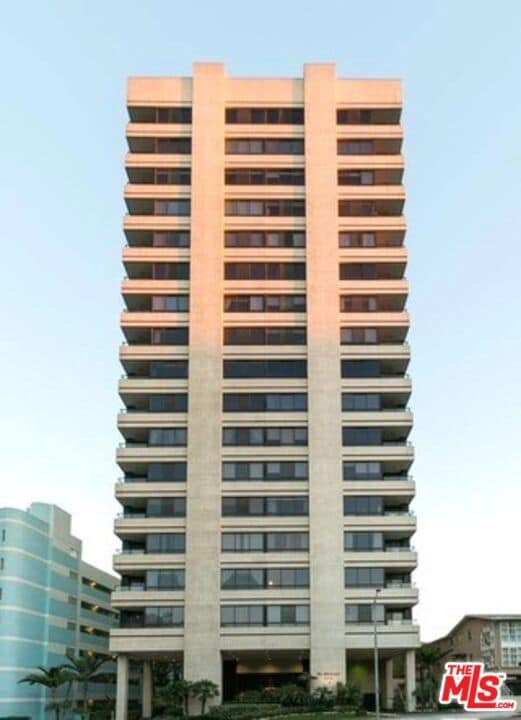 Building Photo - 10350 Wilshire Blvd