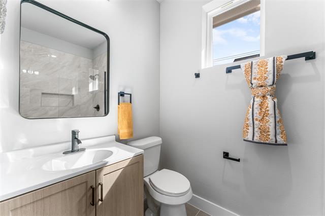 Building Photo - 612 1/2 N Robinson St