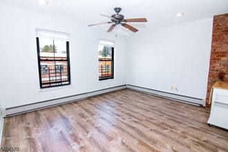 Building Photo - 220 E Broad St